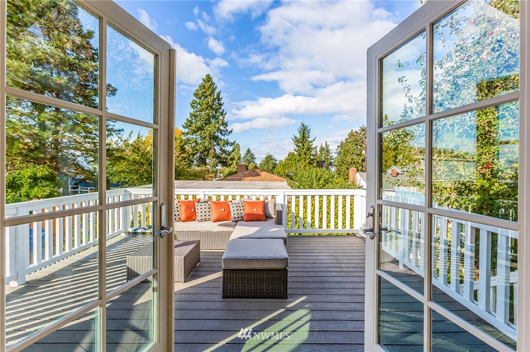 4140 Southwest Ida Street Seattle, WA 98136 - Photo 17 of 39 a balcony with wooden floor