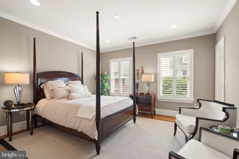 $2,400,000 | 7212 Farm Meadow Court, McLean, VA 22101