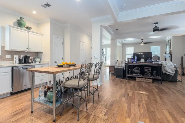 $399,000 | 1279 Island Harbor Drive, Memphis, TN 38103