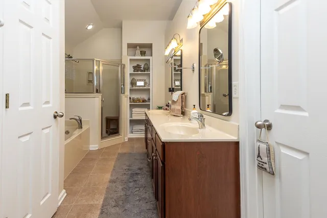 $399,000 | 1279 Island Harbor Drive, Memphis, TN 38103