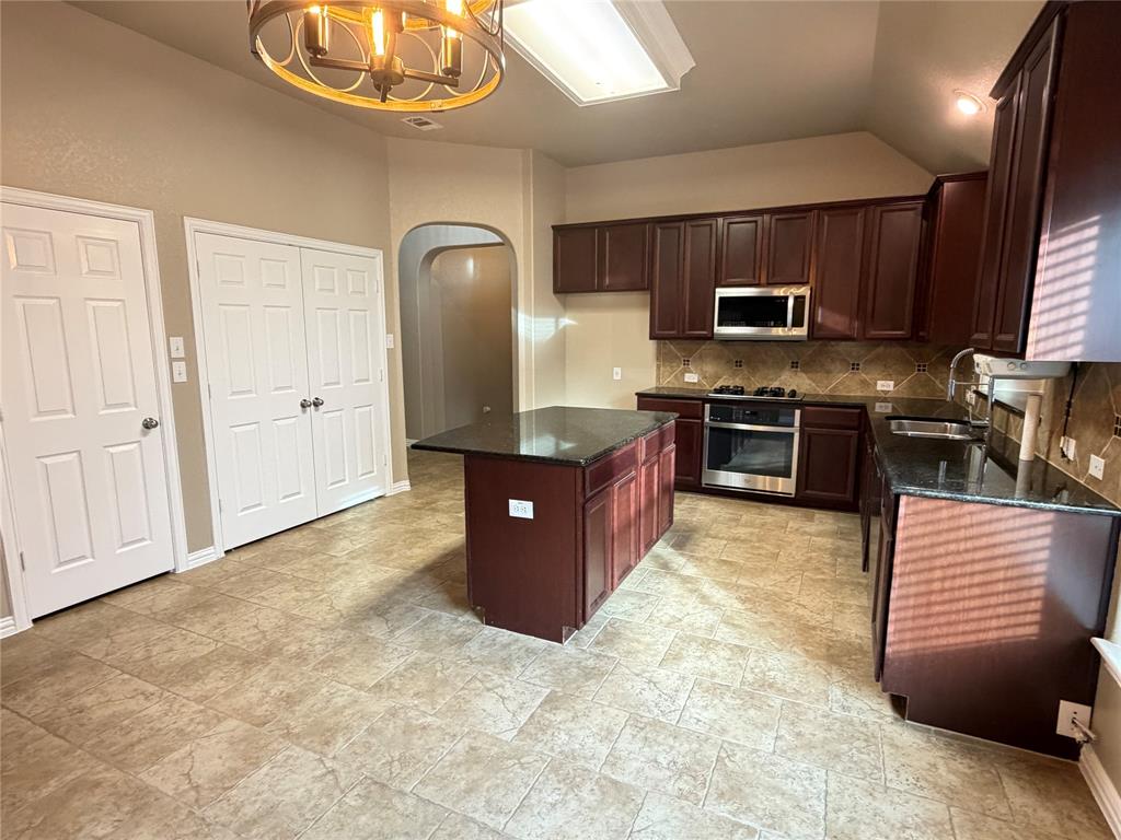 10329 StonesideTrail Fort Worth, TX 76244 - Photo 9 of 24