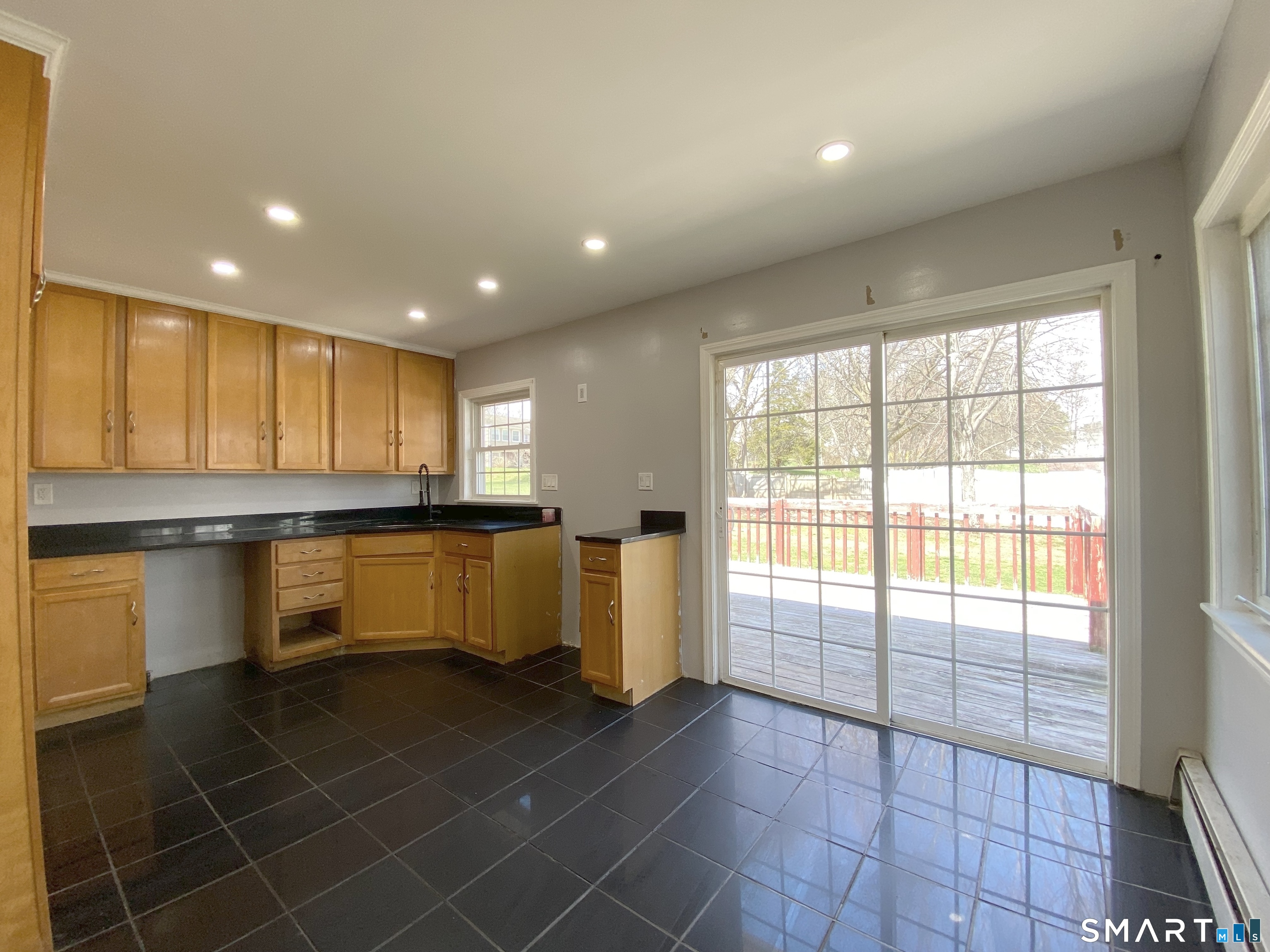 18 Reservoir Road Newington, CT 06111 - Photo 6 of 22