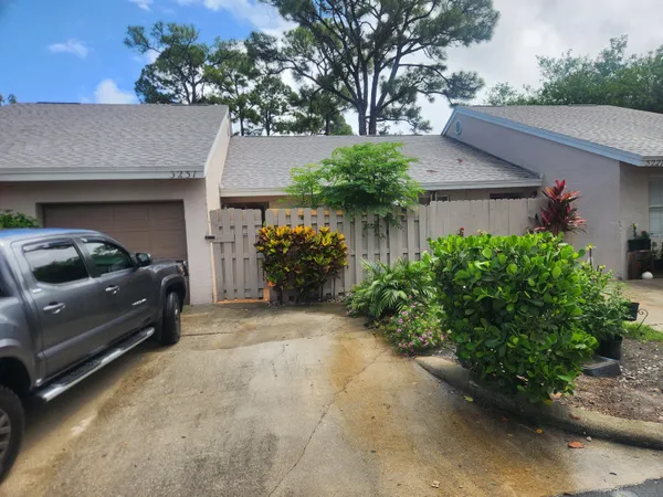 $2,400 | 5231 Pine Abbey Drive South, West Palm Beach, FL 33415