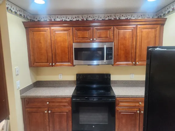 $2,400 | 5231 Pine Abbey Drive South, West Palm Beach, FL 33415