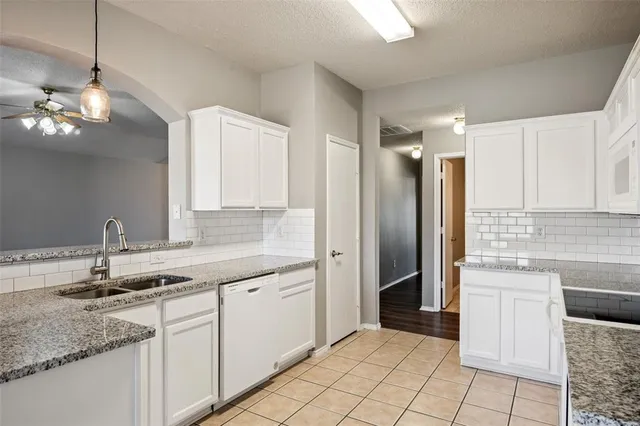 $420,000 | 1013 Chesterfield Drive, Murphy, TX 75094