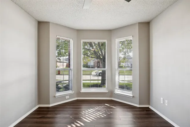 $420,000 | 1013 Chesterfield Drive, Murphy, TX 75094