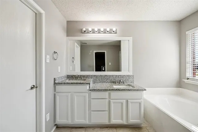 $420,000 | 1013 Chesterfield Drive, Murphy, TX 75094