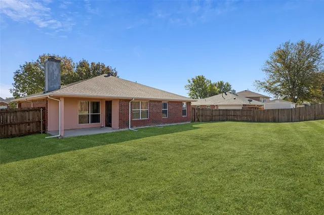 $420,000 | 1013 Chesterfield Drive, Murphy, TX 75094