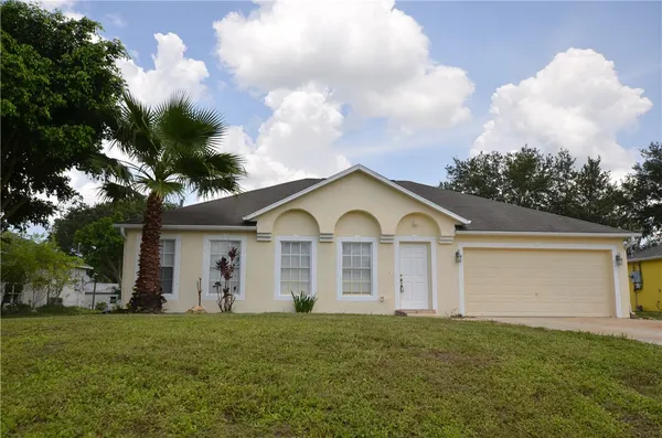 $1,800 | 8846 104th Avenue, Vero Beach, FL 32967