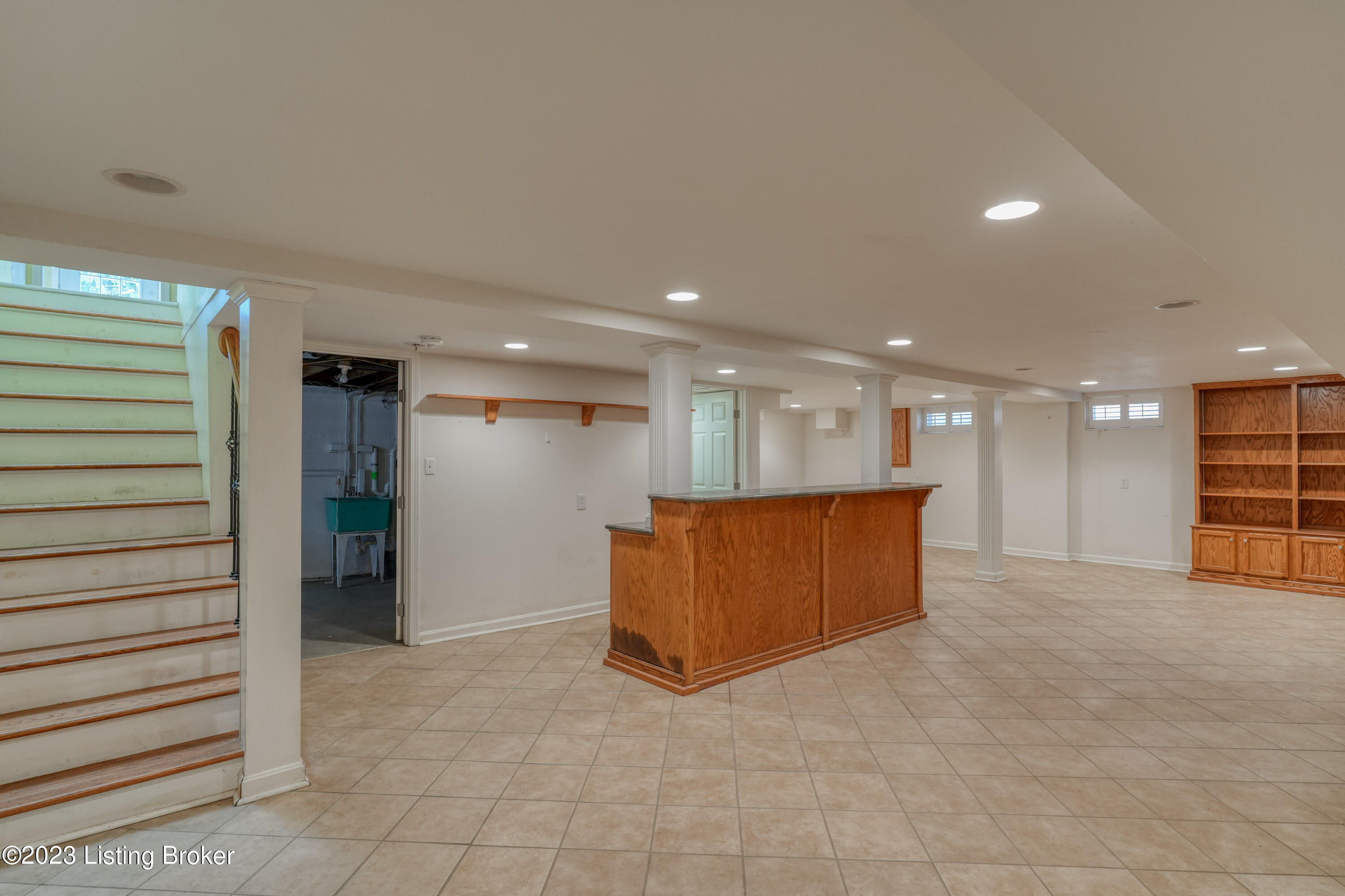 218 Bramton Road Louisville, KY 40207 - Photo 28 of 50 043 - 20230412 04637