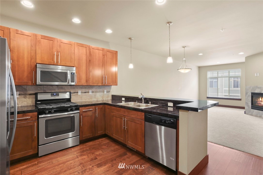 4012 Northeast 3rd Place Renton, WA 98056 - Photo 6 of 17