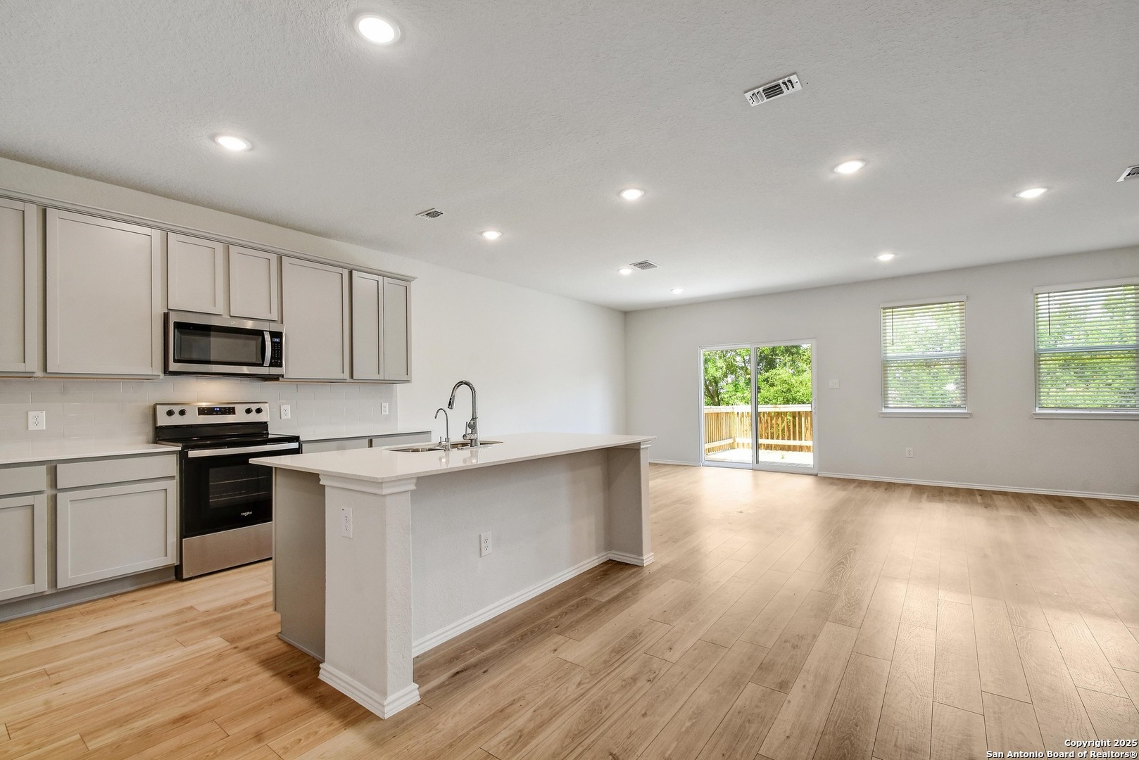 113 Bella Rosa Trail Cibolo, TX 78108 - Photo 3 of 31