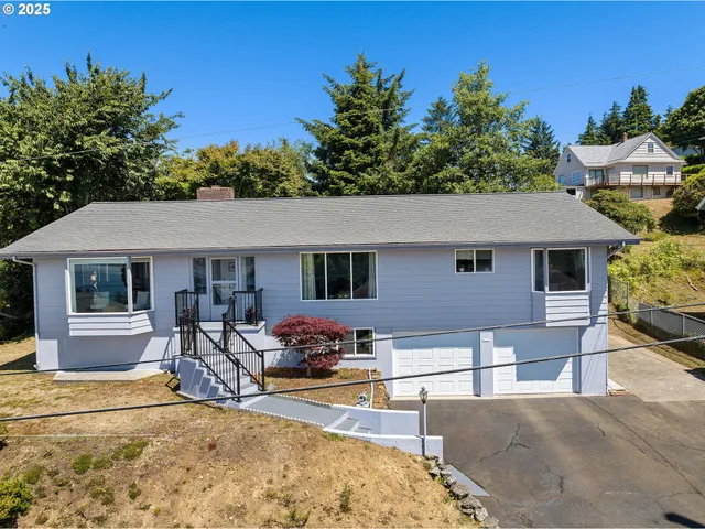 $631,000 | 374 West Lexington Avenue, Astoria, OR 97103