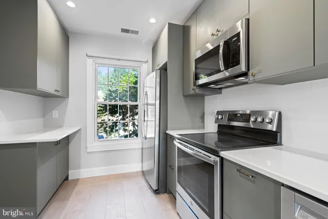 $4,595 | 1616 Belmont Street Northwest, Unit A, Washington, DC 20009