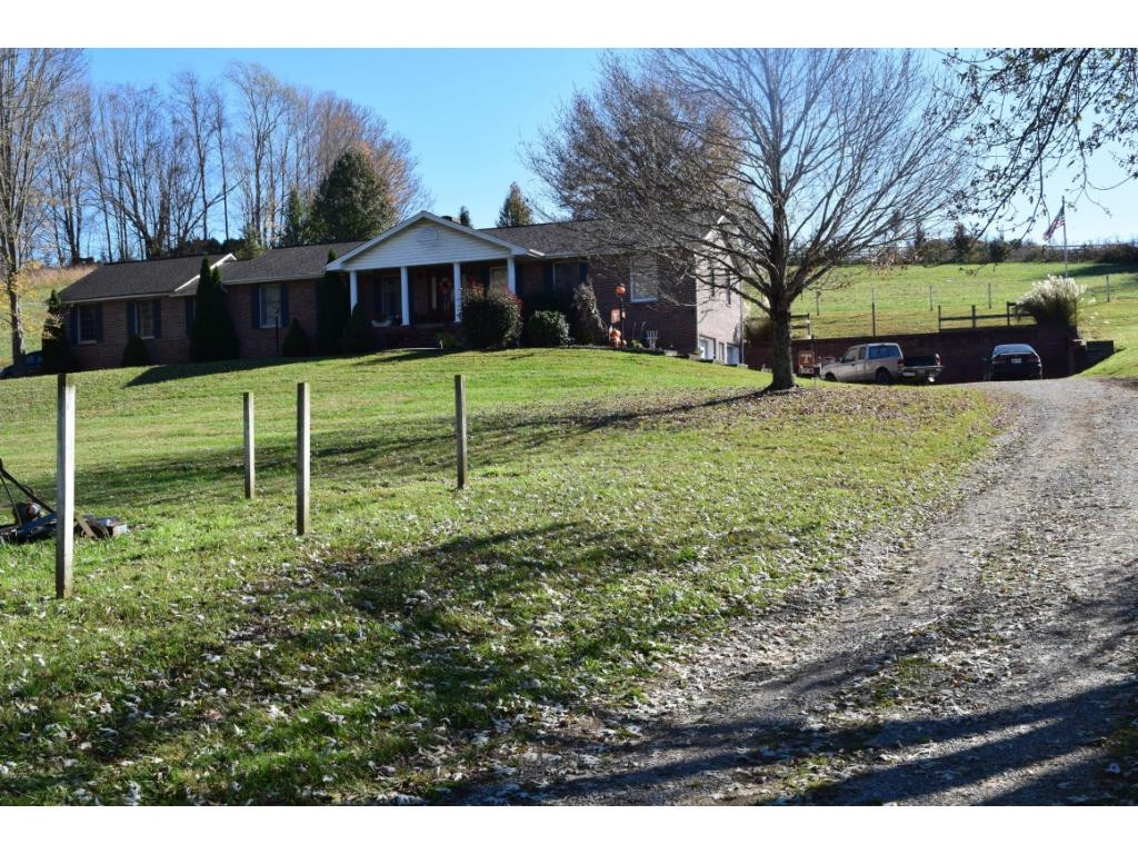104 Springbrook Road Unicoi, TN 37692 - Photo 2 of 25 Photo 2