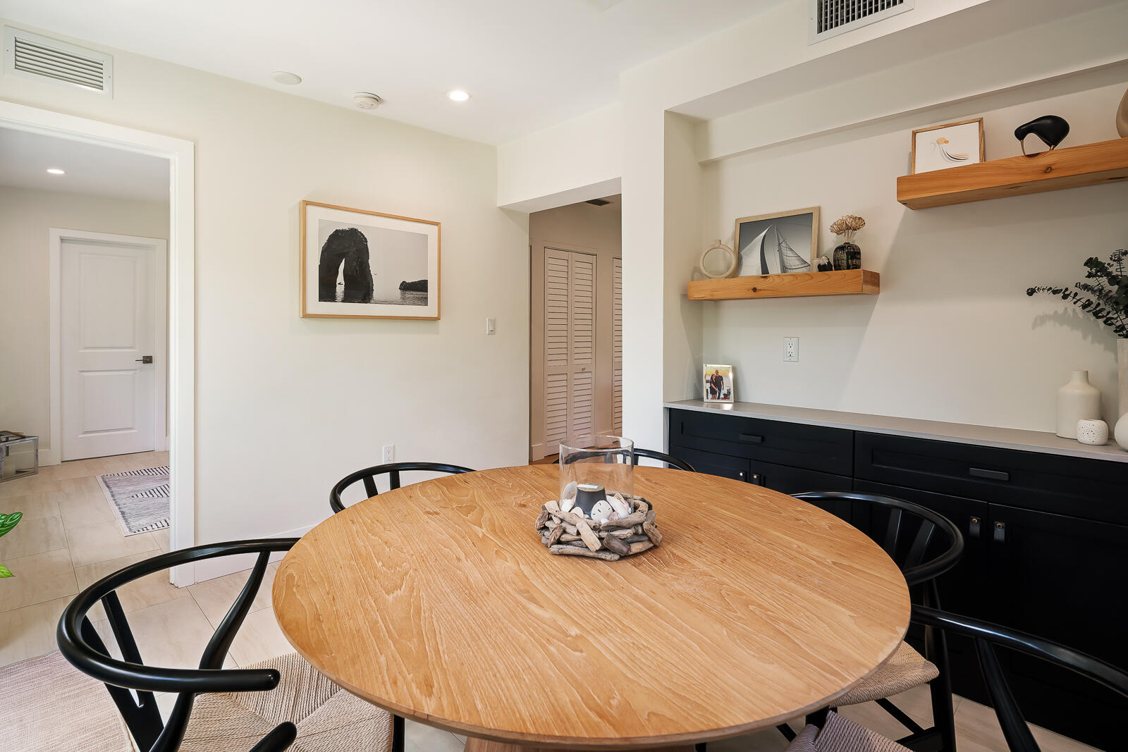 5745 Southwest 54th Terrace Miami, FL 33155 - Photo 15 of 25 Dining Built In