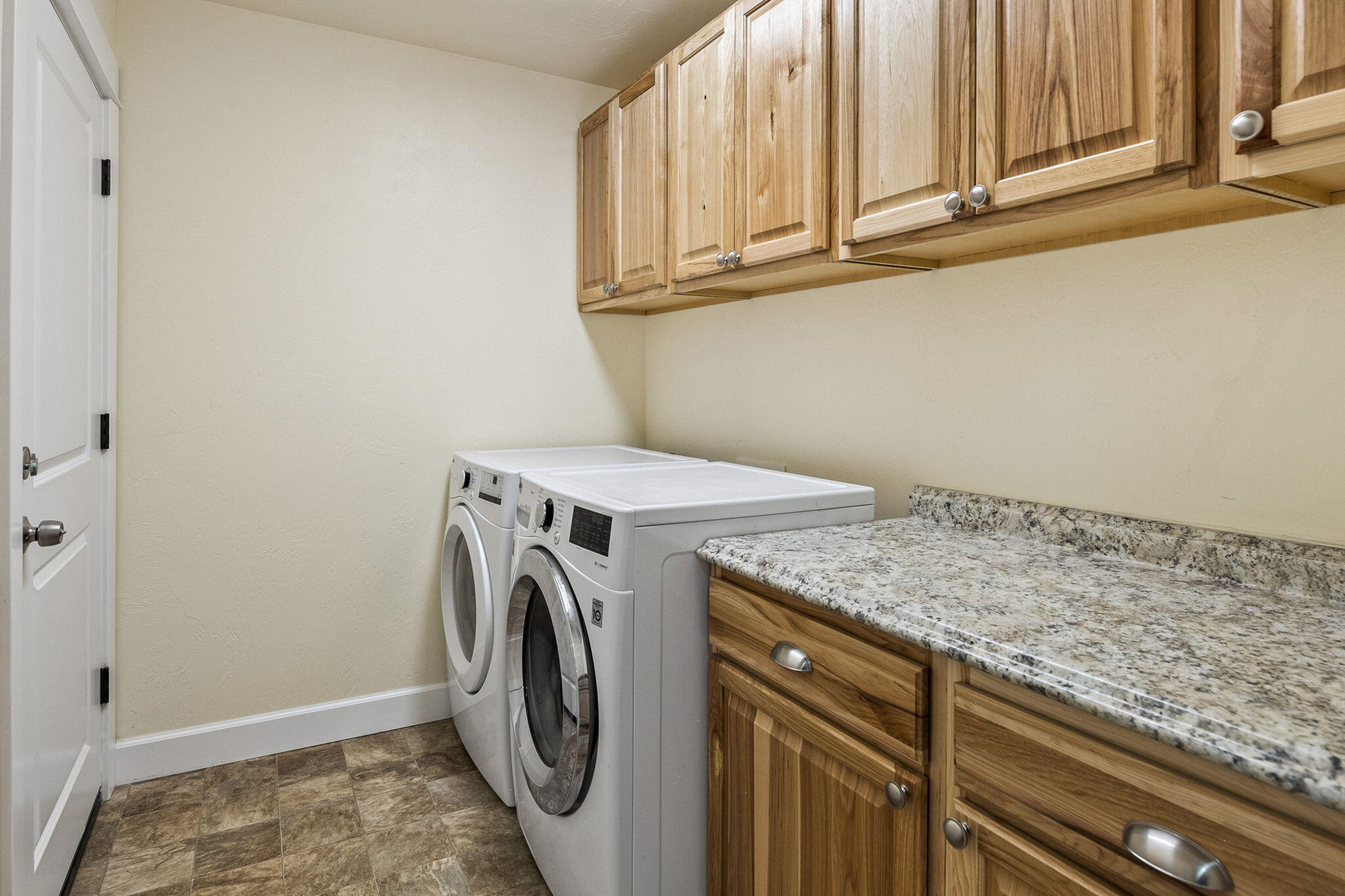 685 Northwest Rimrock Drive Redmond, OR 97756 - Photo 20 of 45 18-web-or-mls-685 NW Rimrock Dr, Redmond