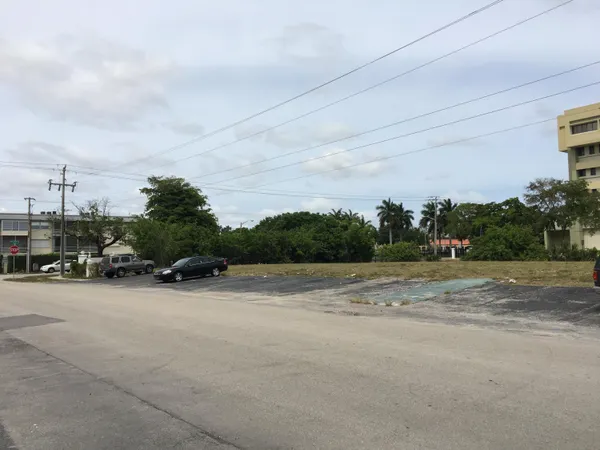 $4,900 | 1590 Northwest 43rd Avenue, Unit 310, Lauderhill, FL 33313