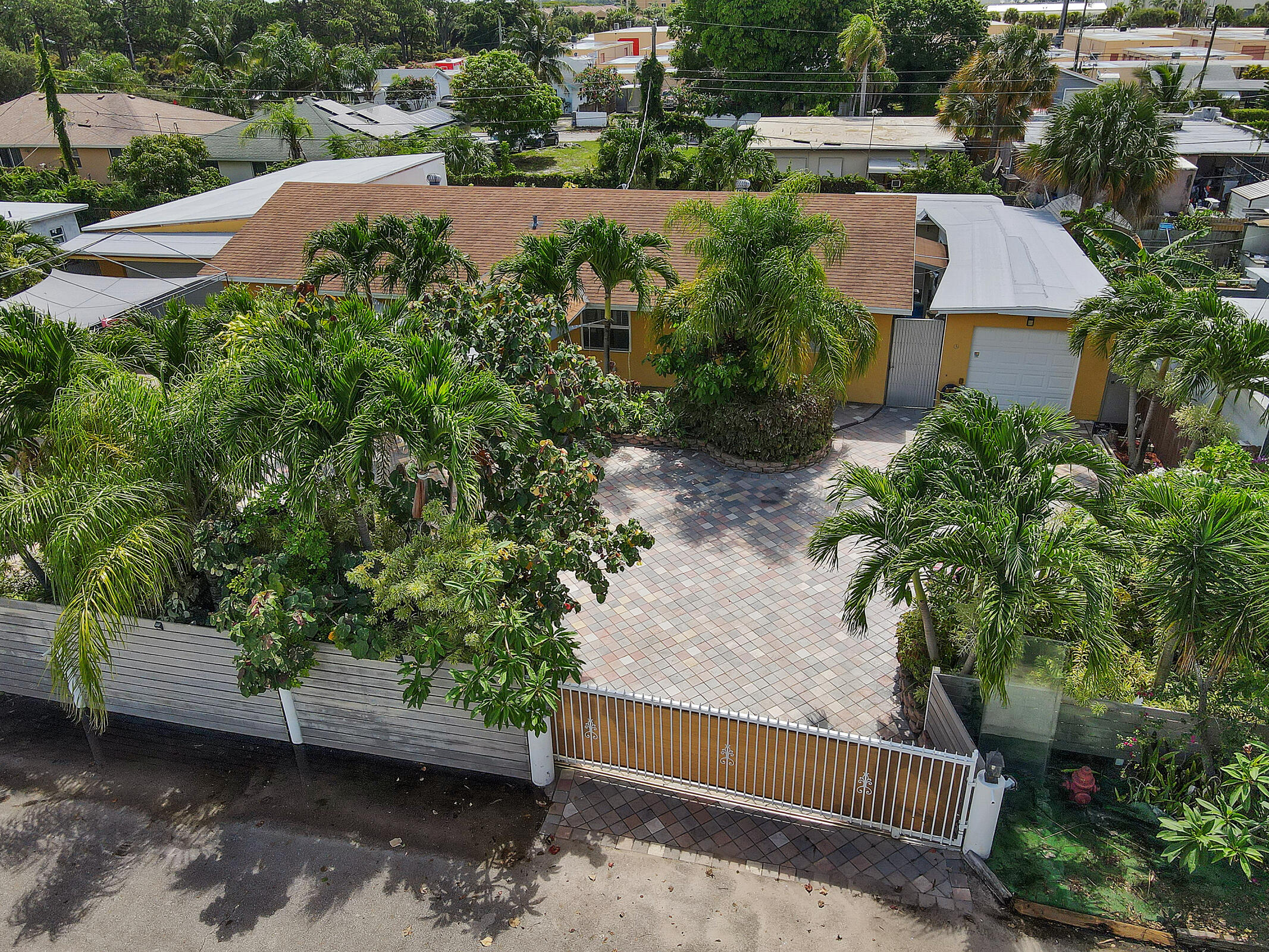 7776 Terrace Road Lake Worth, FL 33462 - Photo 13 of 52 7776 - 010