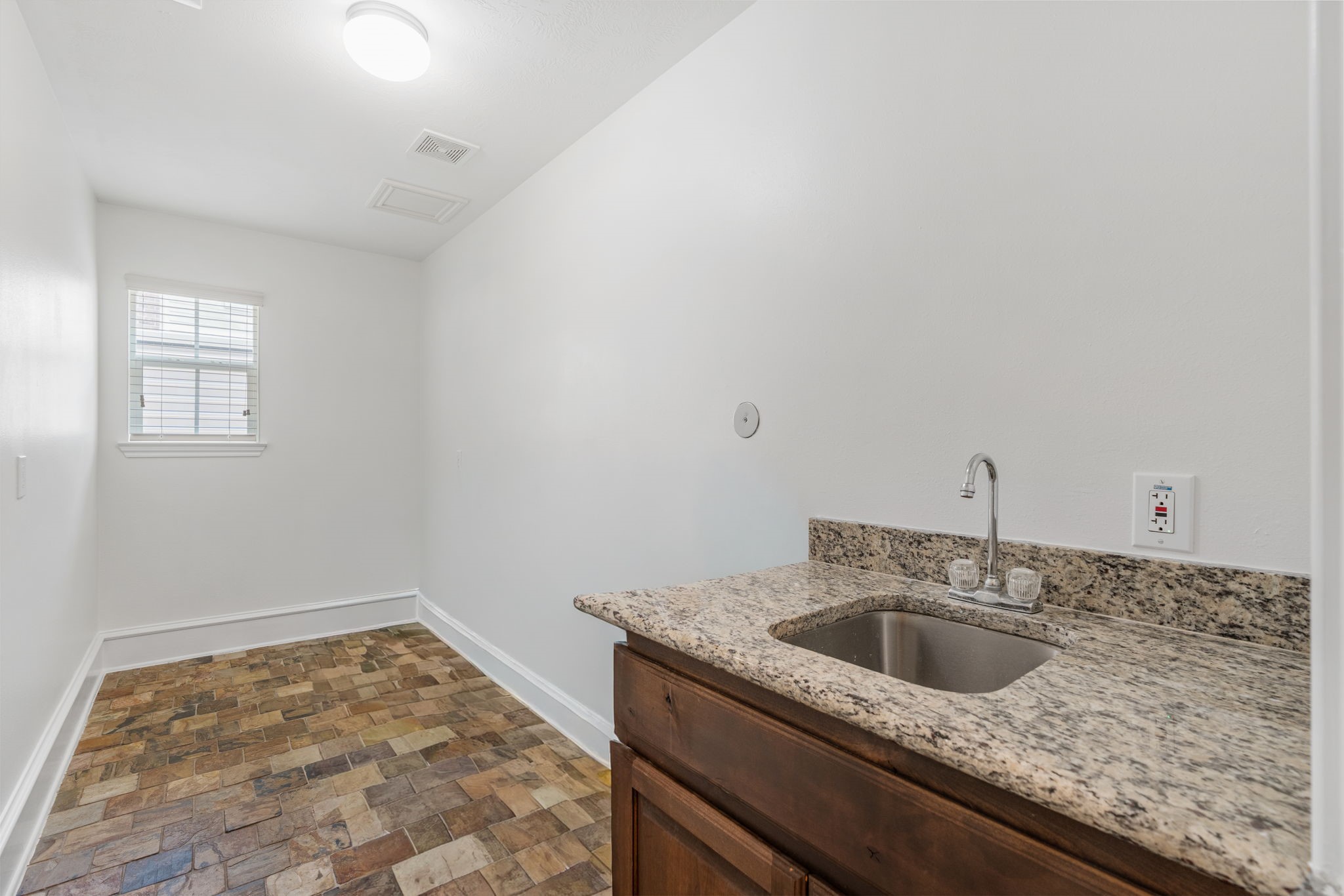 2115 Graystone Ridge Drive Conroe, TX 77304 - Photo 27 of 47 Spacious laundry room
