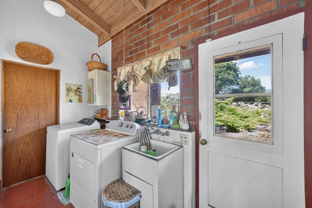 211 Smith Road Watsonville, CA 95076 - Photo 57 of 75 Gallery Image 57