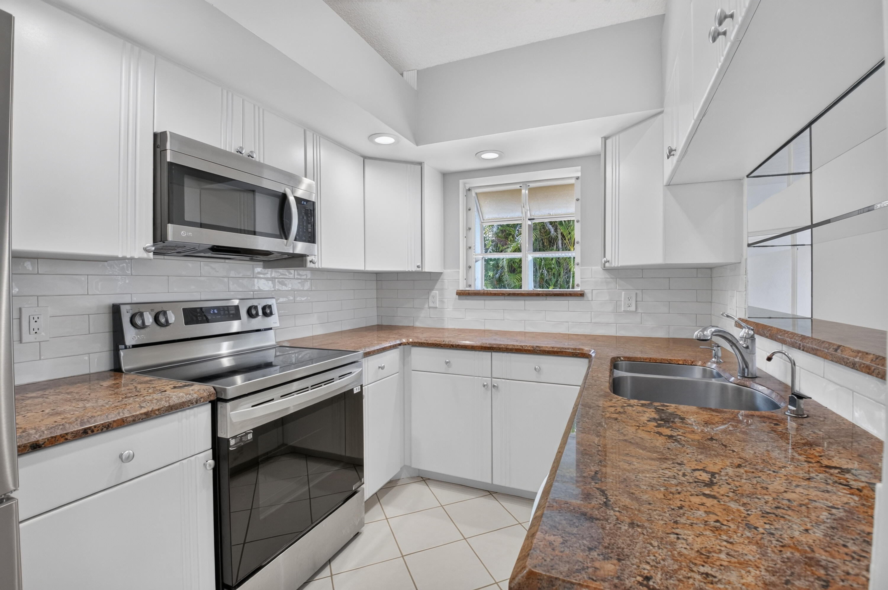 10911 Ladera Lane, Unit A Boca Raton, FL 33498 - Photo 18 of 52 DSC_5254