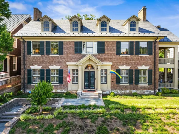 $1,150,000 | 305 East Beverley Street, Staunton, VA 24401