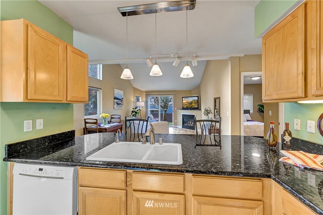 451 Queen Avenue Northeast, Unit 201 Renton, WA 98056 - Photo 12 of 25 Gallery Image 12