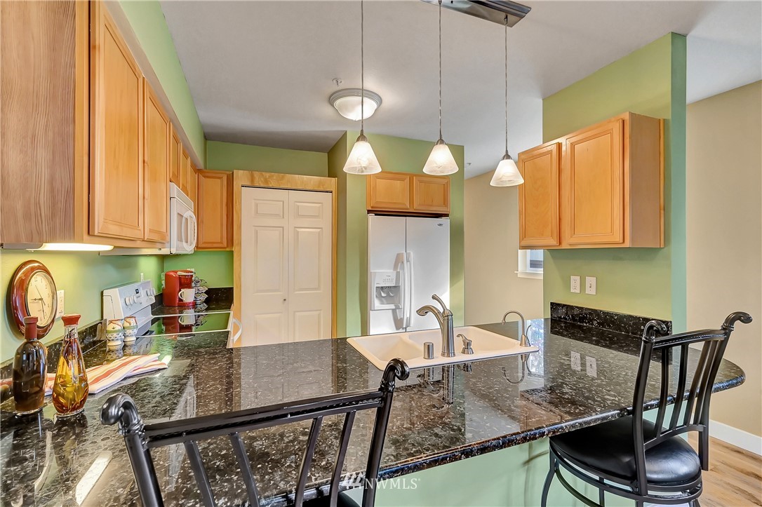 451 Queen Avenue Northeast, Unit 201 Renton, WA 98056 - Photo 13 of 25 Gallery Image 13