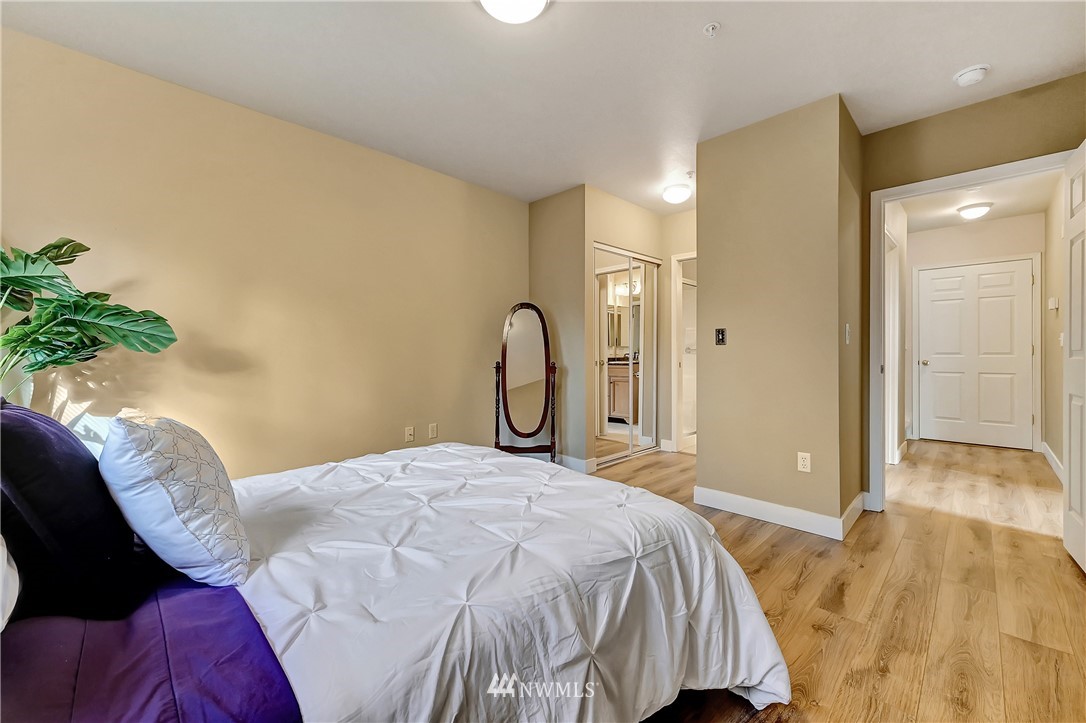 451 Queen Avenue Northeast, Unit 201 Renton, WA 98056 - Photo 16 of 25 Gallery Image 16