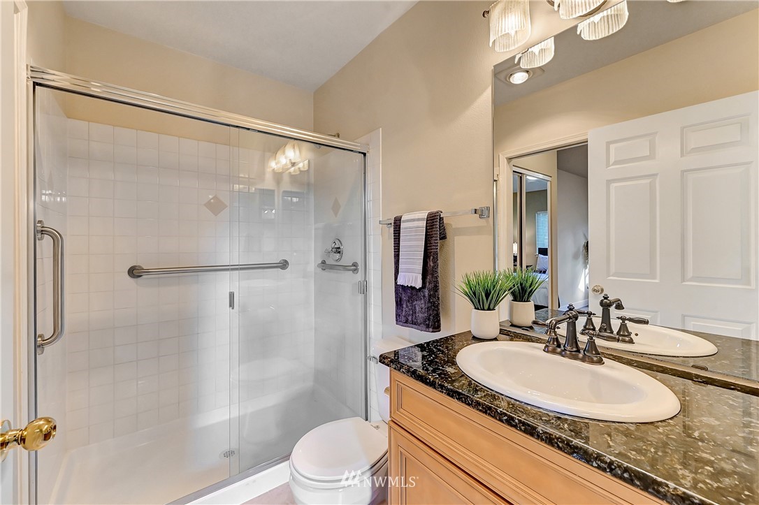 451 Queen Avenue Northeast, Unit 201 Renton, WA 98056 - Photo 17 of 25 Gallery Image 17