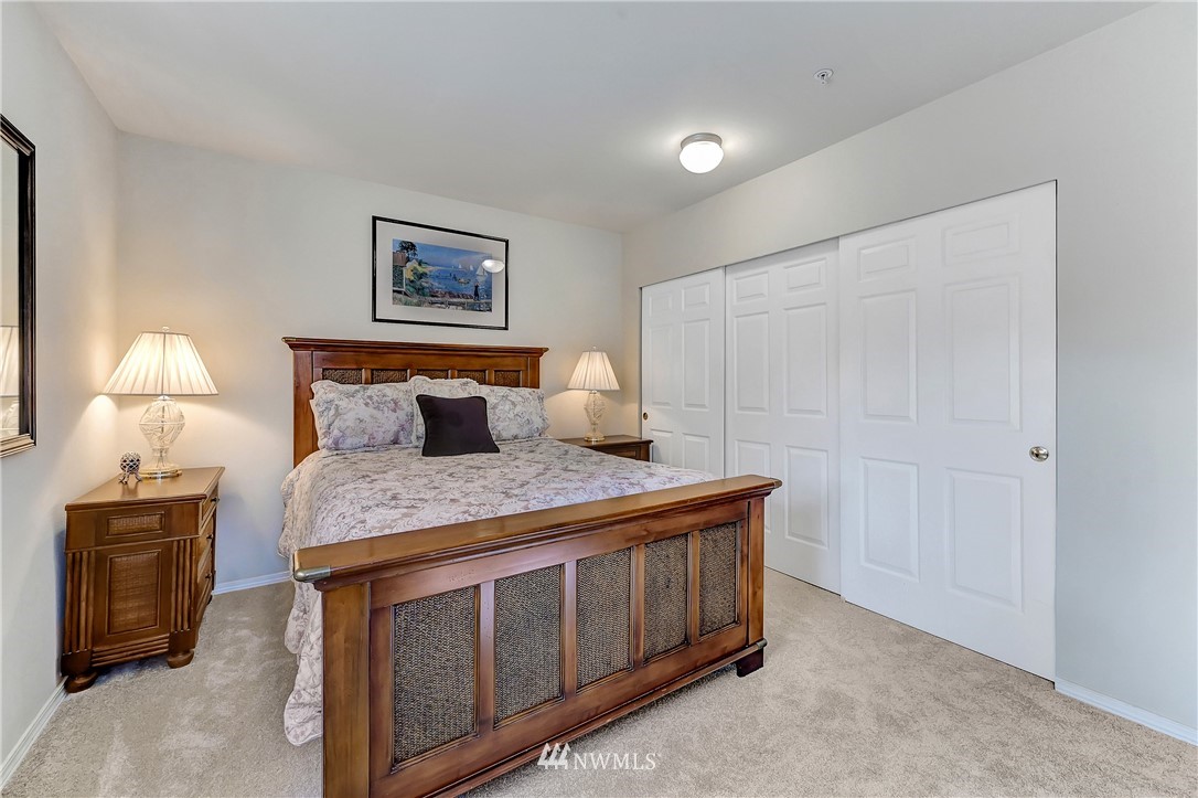 451 Queen Avenue Northeast, Unit 201 Renton, WA 98056 - Photo 19 of 25 Gallery Image 19