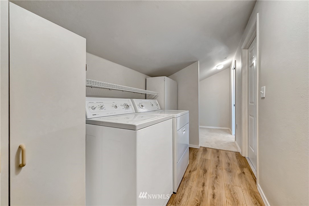 451 Queen Avenue Northeast, Unit 201 Renton, WA 98056 - Photo 21 of 25 Gallery Image 21