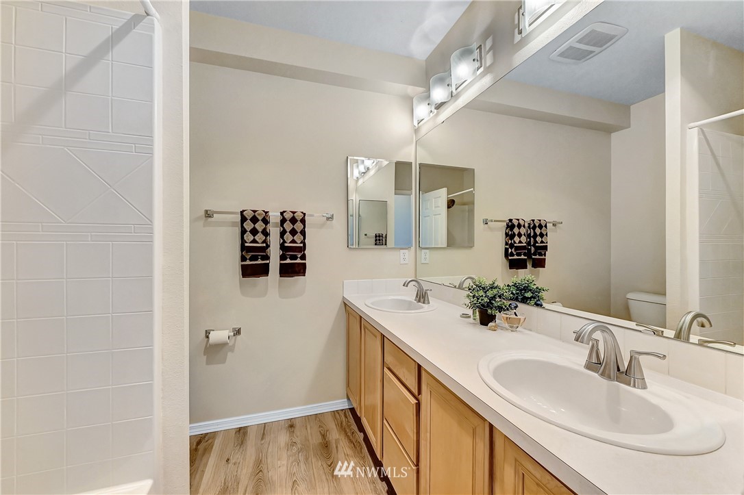 451 Queen Avenue Northeast, Unit 201 Renton, WA 98056 - Photo 23 of 25 Gallery Image 23
