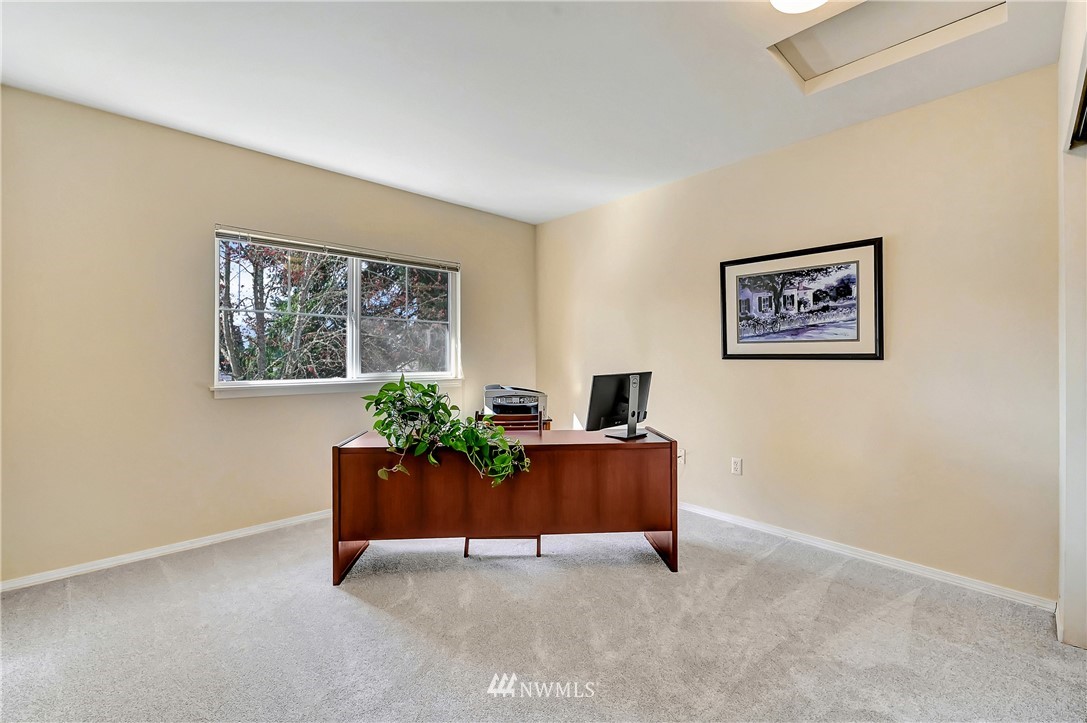 451 Queen Avenue Northeast, Unit 201 Renton, WA 98056 - Photo 24 of 25 Gallery Image 24