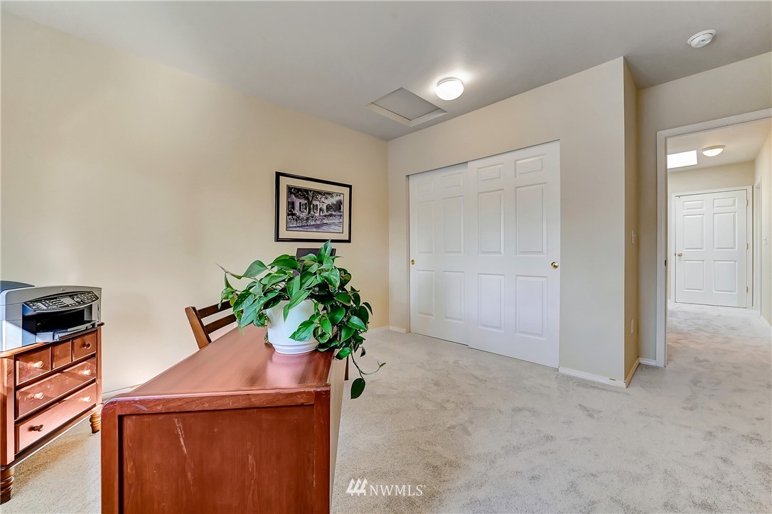 451 Queen Avenue Northeast, Unit 201 Renton, WA 98056 - Photo 25 of 25 Gallery Image 25