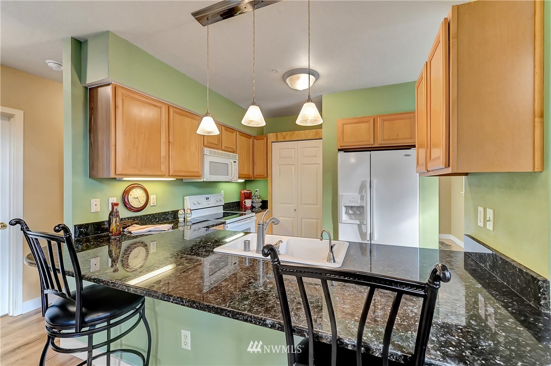 451 Queen Avenue Northeast, Unit 201 Renton, WA 98056 - Photo 10 of 25 Gallery Image 10