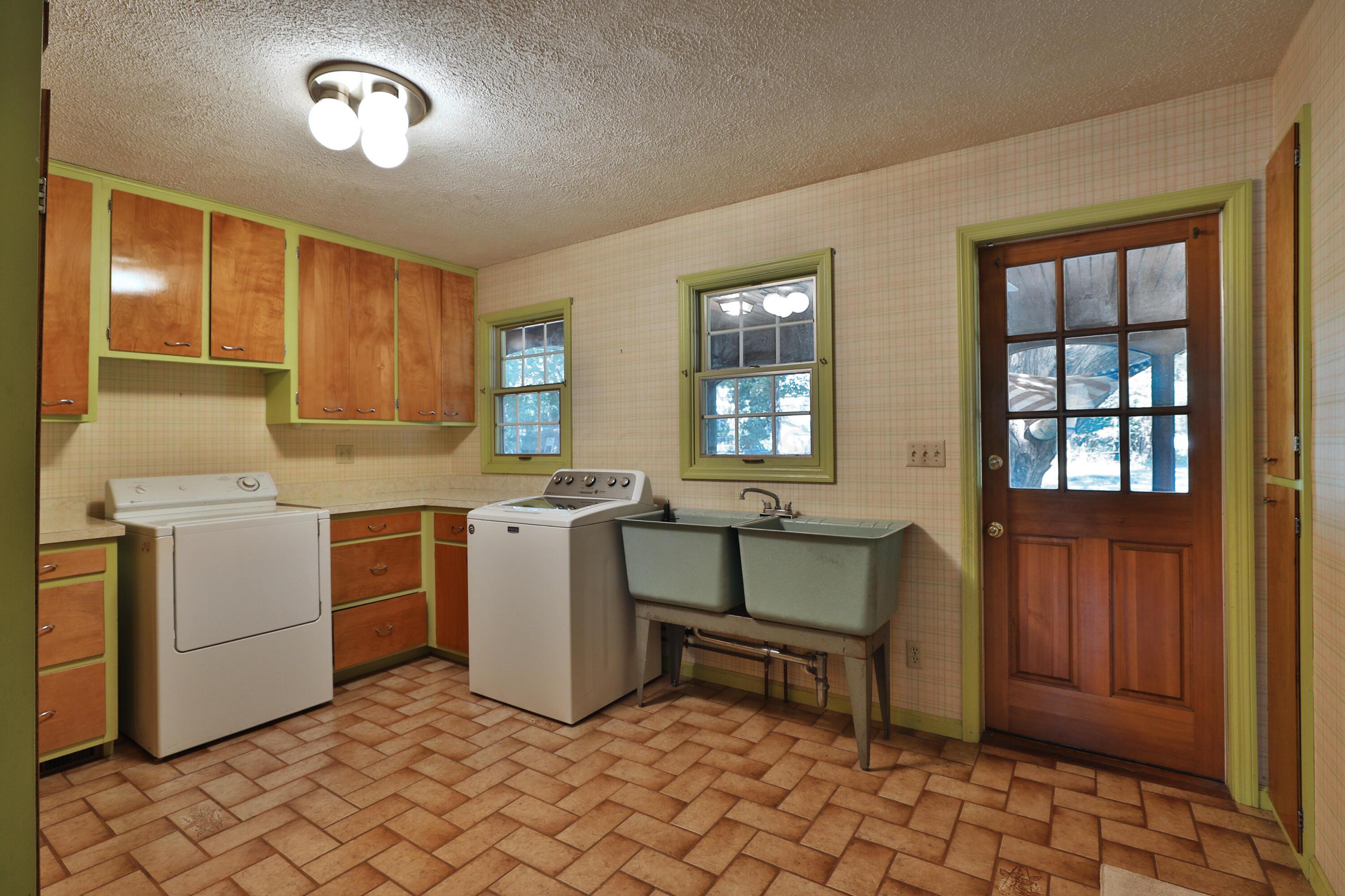 226 Croswell Road Columbus, OH 43214 - Photo 30 of 39 226-Crosswell-32