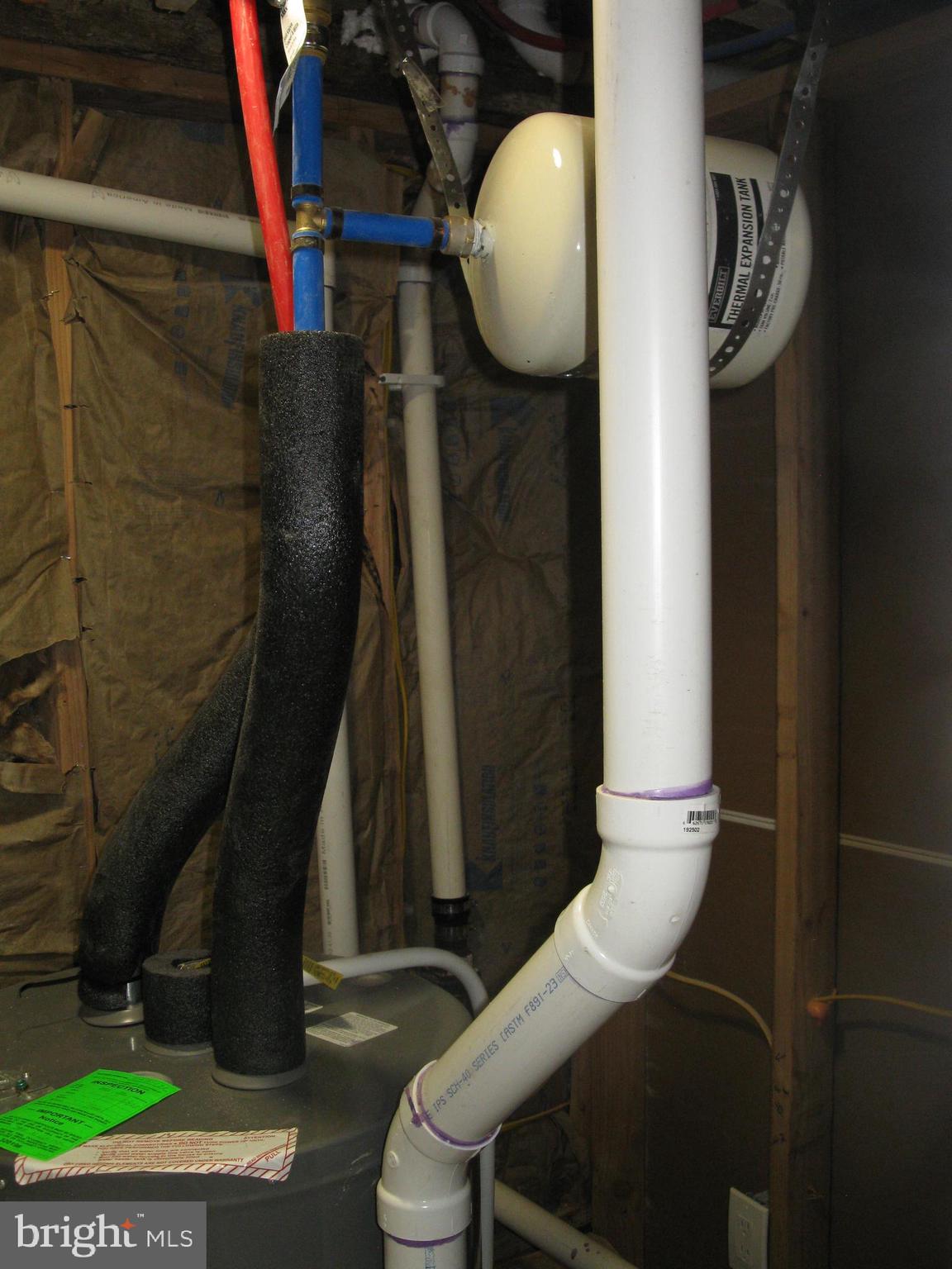 708 North Glover Street Baltimore, MD 21205 - Photo 32 of 38 a bathroom with a toilet and a mirror