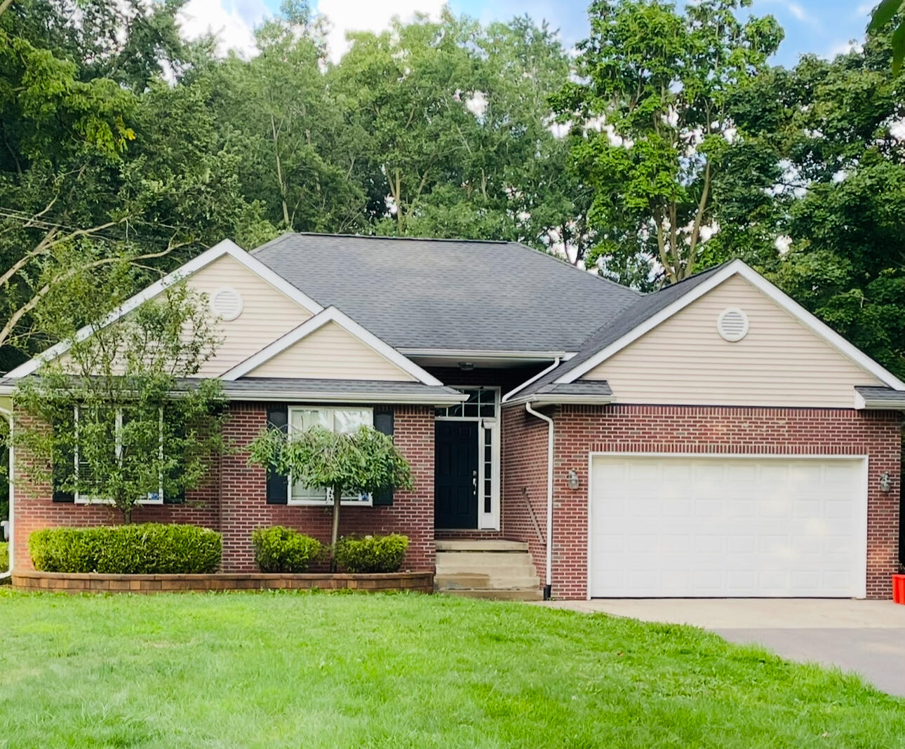 9556 Wayne Road Livonia, MI 48150 - Photo 1 of 19 IMG_7319