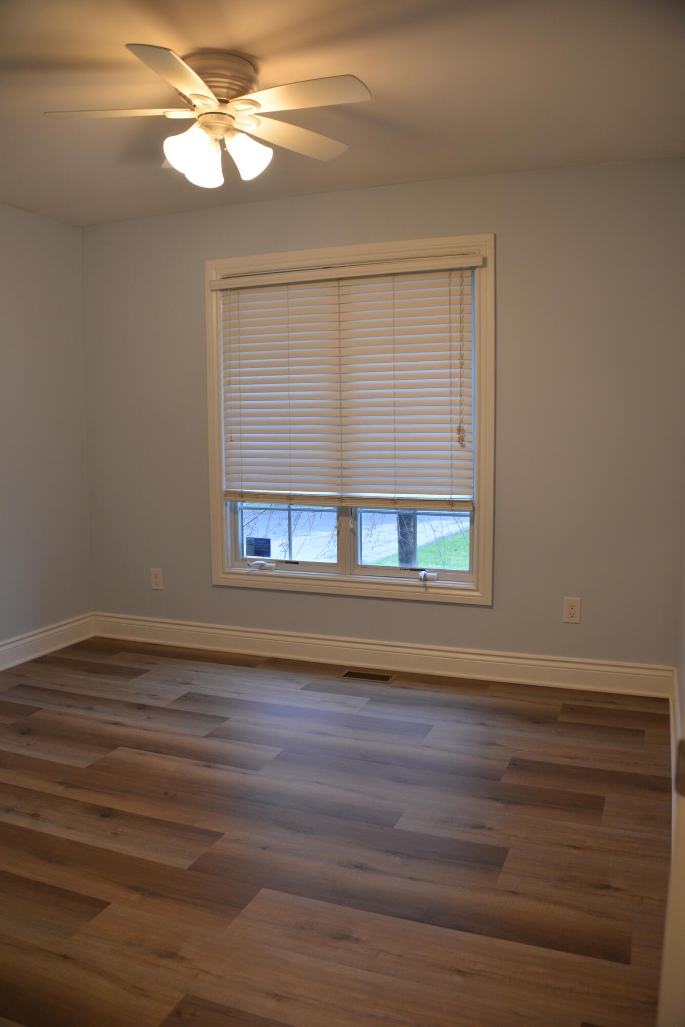 9556 Wayne Road Livonia, MI 48150 - Photo 13 of 19 5MH_8890