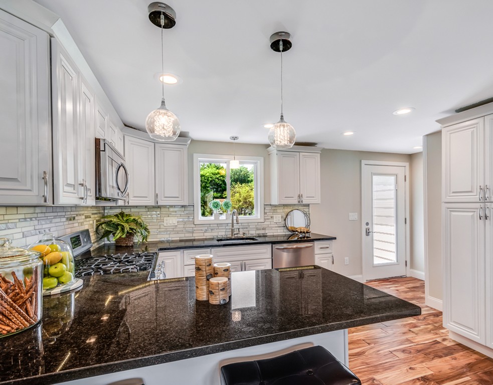 34 Marion Road, Unit 34 Bedford, MA 01730 - Photo 8 of 19 Gallery Image 8