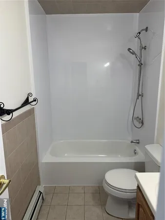 $2,000 | 386 Hoover Avenue, Unit 166, Bloomfield, NJ 07003