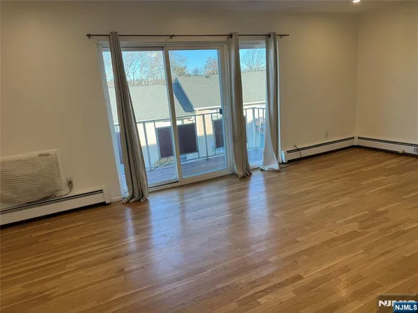 $2,000 | 386 Hoover Avenue, Unit 166, Bloomfield, NJ 07003