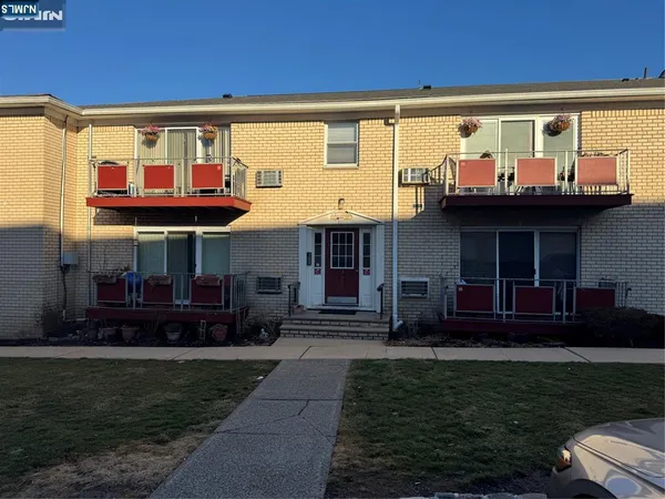 $2,000 | 386 Hoover Avenue, Unit 166, Bloomfield, NJ 07003