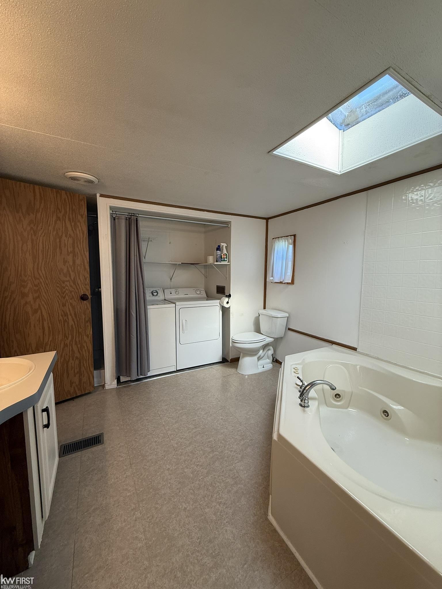 11 Peach Tree Drive Davison, MI 48423 - Photo 13 of 20 50213980-b34fbe3a-3325-44ee-a1ff-86ee2c7f0c2c.JPG