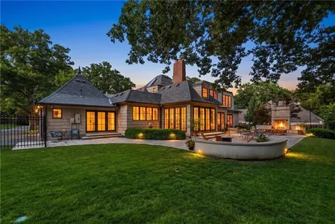 $2,100,000 | 2211 West 69th Terrace, Mission Hills, KS 66208