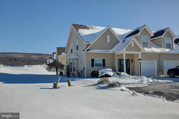 a view of the house with entertaining space