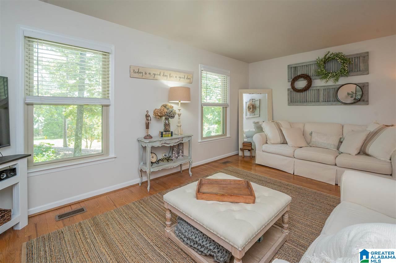 828 Round Hill Road Pelham, AL 35124 - Photo 8 of 49