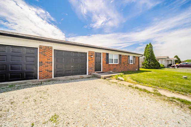 $1,250 | 6461 West 300 South, Anderson, IN 46011